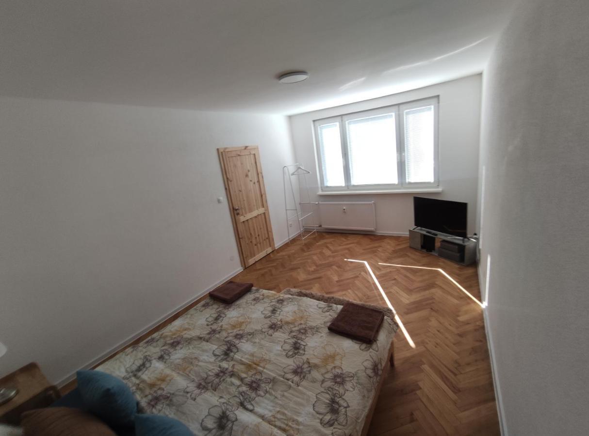 Sky Apartment Prievidza Εξωτερικό φωτογραφία