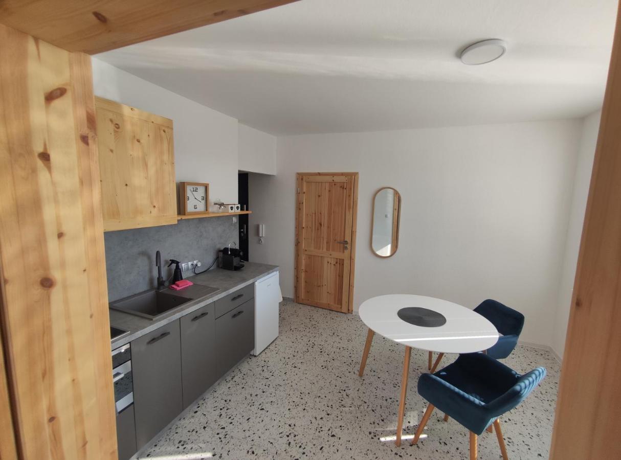 Sky Apartment Prievidza Εξωτερικό φωτογραφία